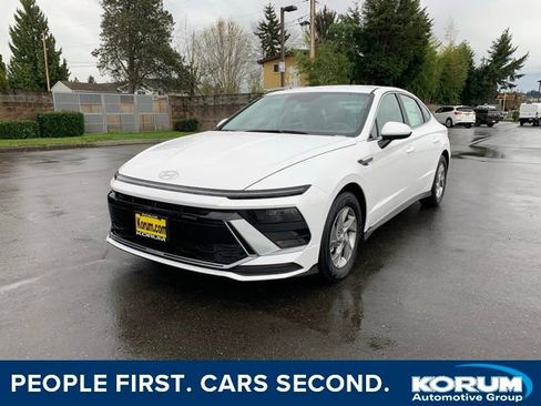 New 2025 Hyundai Sonata SE image 1