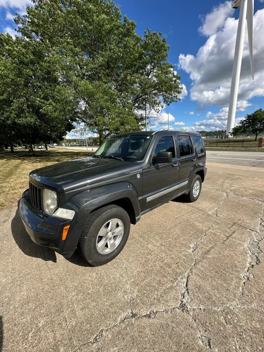 Used 2011 Jeep Liberty Sport AWD/4WD image 1