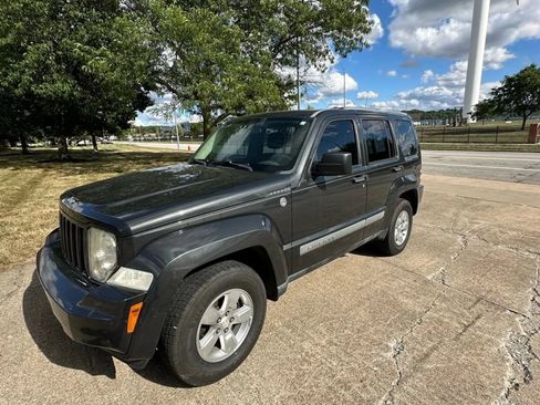 Used 2011 Jeep Liberty Sport AWD/4WD image 1
