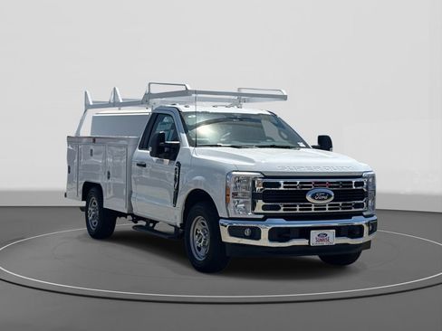New 2025 Ford F350 XL w/ XL Chrome Package image 4