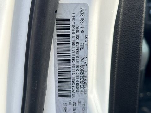 Used 2018 RAM 1500 Express image 26