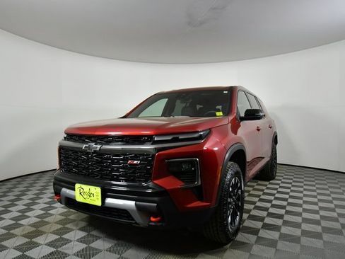 Used 2024 Chevrolet Traverse Z71 image 6