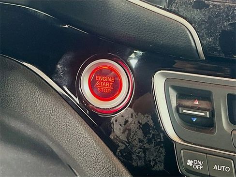 Used 2019 Honda Pilot Touring image 18