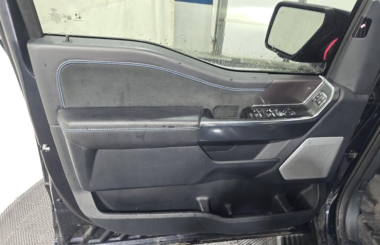 Used 2025 Ford F150 Platinum AWD/4WD image 9