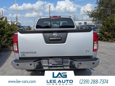 Used 2015 Nissan Frontier SV w/ SV Value Truck Package image 4