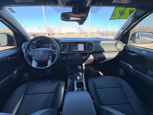 Used 2022 Toyota Tacoma TRD Off-Road w/ TRD Premium Off Road Package image 14