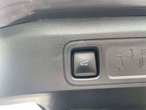 Used 2024 Ford Expedition XLT RWD image 19