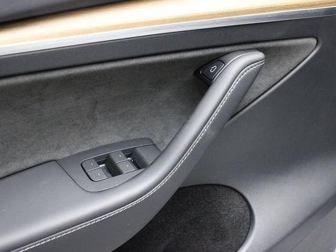 Used 2023 Tesla Model Y Long Range image 32