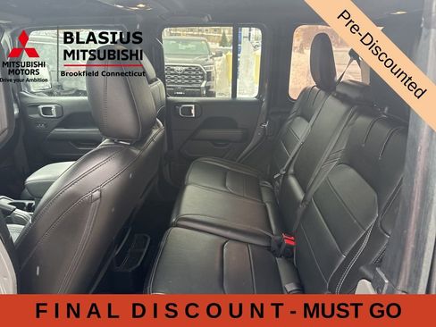 Used 2021 Jeep Wrangler Unlimited Sahara w/ Cold Weather Group AWD/4WD image 17