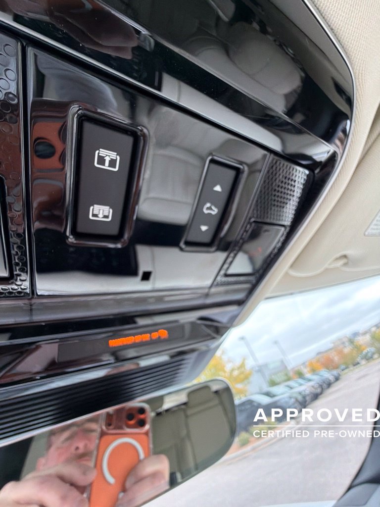 Used 2025 Land Rover Range Rover SE AWD/4WD image 27