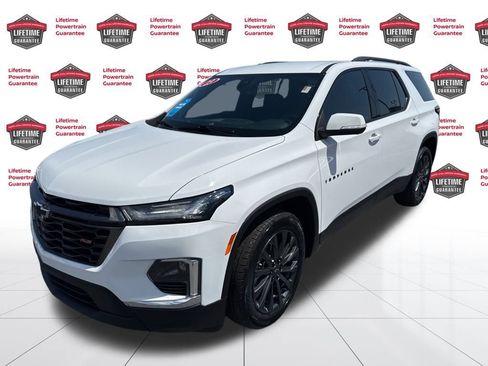 Used 2023 Chevrolet Traverse RS image 1