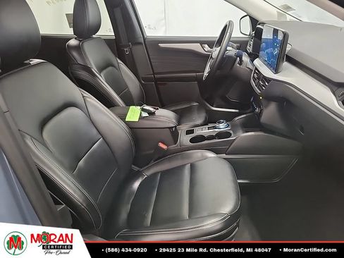 Used 2025 Ford Escape Platinum AWD/4WD image 16