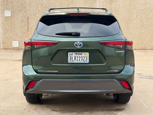 Used 2024 Toyota Highlander Limited image 16