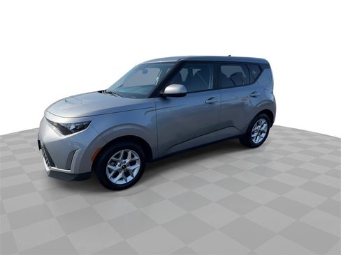 Used 2023 Kia Soul LX w/ Option Group 015 image 4