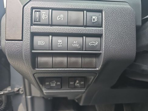Used 2024 Toyota Tacoma Limited AWD/4WD image 19