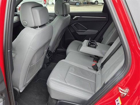 Used 2022 Audi Q3 2.0T Premium Plus image 9