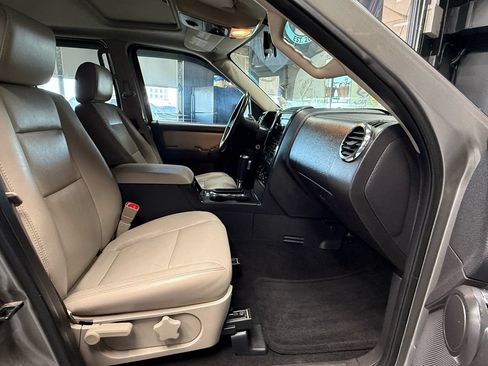Used 2008 Ford Explorer XLT AWD/4WD image 18