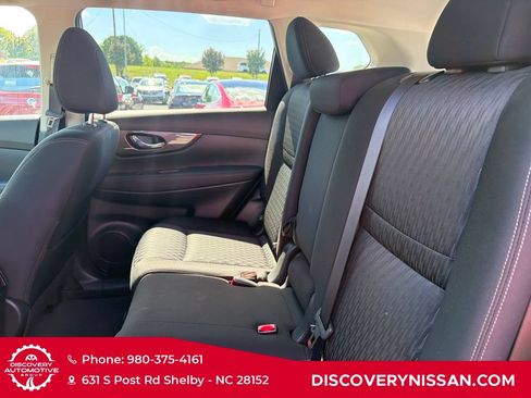 Used 2019 Nissan Rogue SV w/ Premium Package FWD image 30