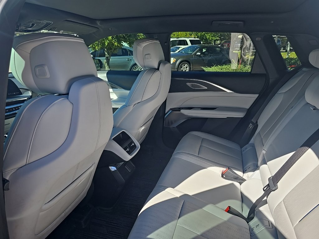 Used 2024 Cadillac Lyriq Luxury w/ LPO, Floor Liner Package AWD/4WD image 10
