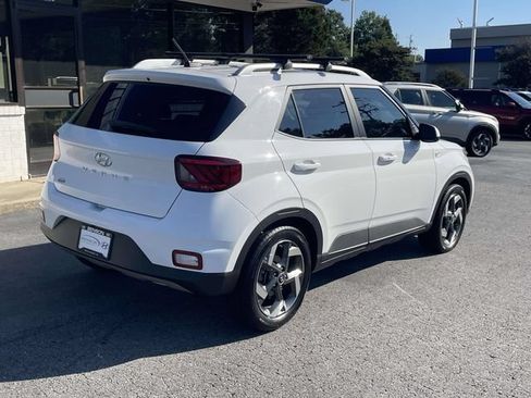 Used 2024 Hyundai Venue SEL FWD image 6