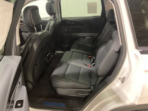 Used 2026 Lincoln Nautilus Premier w/ Equipment Group 102A image 16