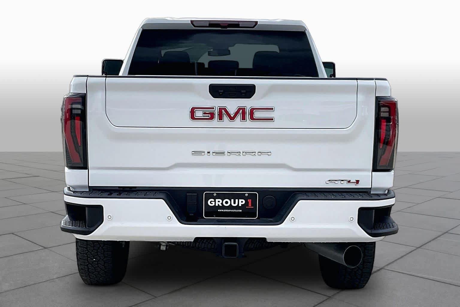 Used 2025 GMC Sierra 2500 AT4 AWD/4WD image 5