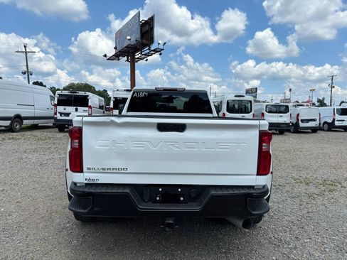 Used 2024 Chevrolet Silverado 3500 W/T AWD/4WD image 4