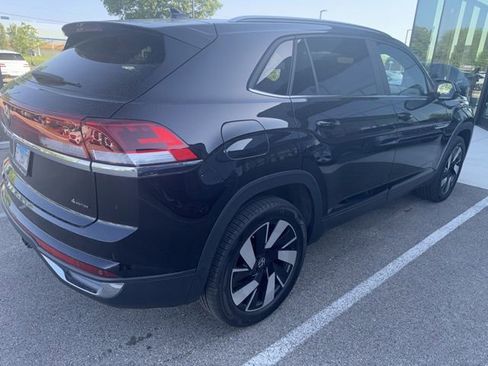 Used 2024 Volkswagen Atlas Cross Sport SE AWD/4WD image 4