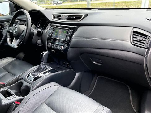 Used 2018 Nissan Rogue SL image 19