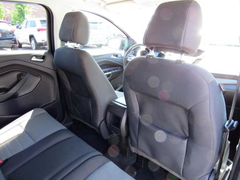 Used 2016 Ford Escape SE w/ SE Cold Weather Package AWD/4WD image 31