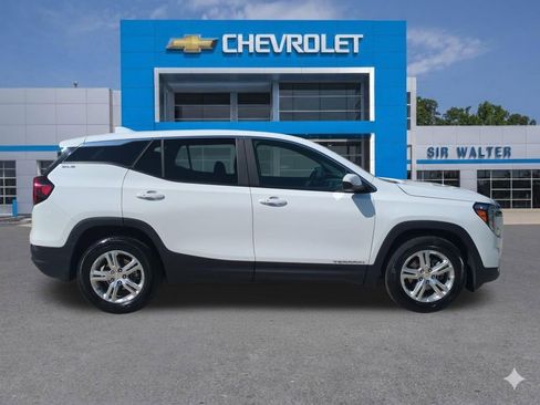 Used 2024 GMC Terrain SLE FWD image 7