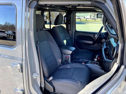 Used 2023 Jeep Wrangler Willys image 11