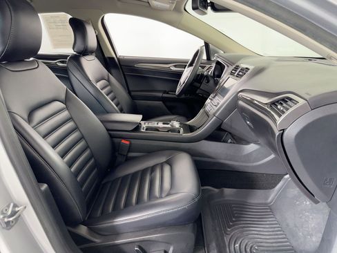 Used 2019 Ford Fusion SEL image 29