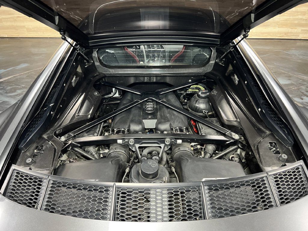 Used 2017 Audi R8 V10 AWD/4WD image 17