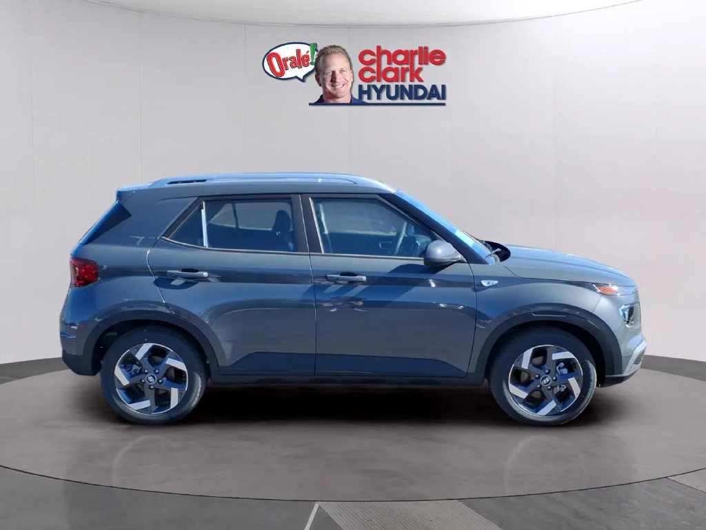 New 2026 Hyundai Venue SEL FWD image 6