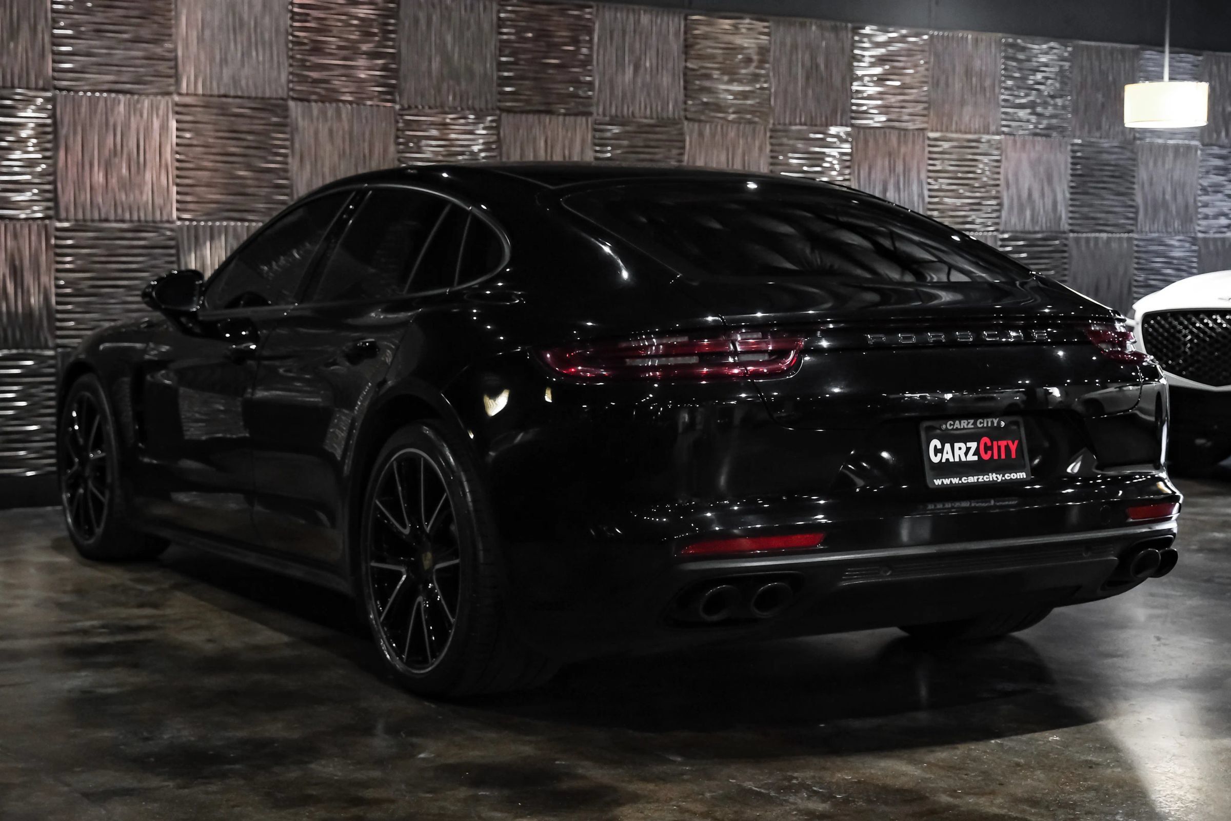 Used 2019 Porsche Panamera 4 AWD/4WD image 11