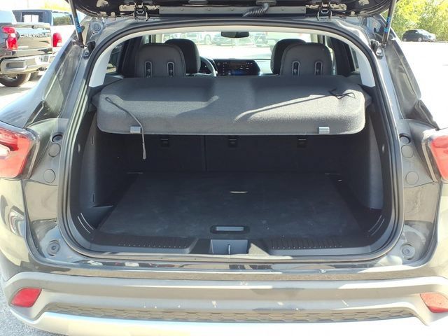 Used 2026 Chevrolet Trax LT FWD image 8