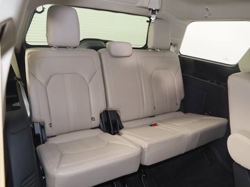 Used 2022 Ford Expedition Limited image 14