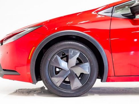 Used 2025 Toyota Prius LE FWD image 24