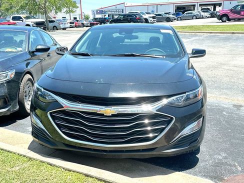 Used 2024 Chevrolet Malibu LS FWD image 2