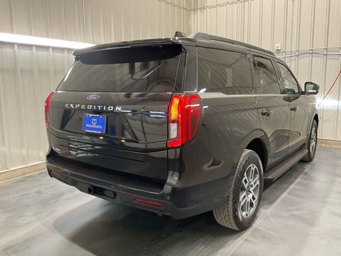 Used 2025 Ford Expedition Active image 25