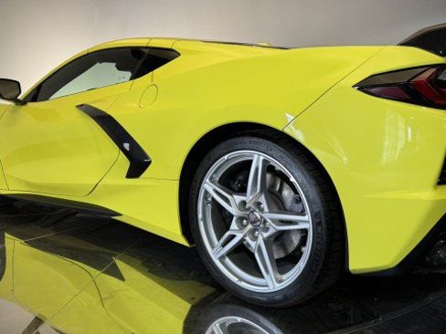 Used 2024 Chevrolet Corvette Stingray Premium Cpe w/ Z51 Performance Package RWD image 25