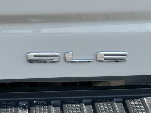 New 2026 GMC Sierra 2500 SLE w/ SLE Value Package; AWD/4WD image 11