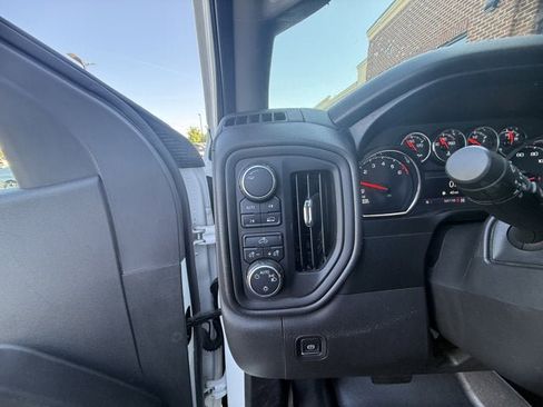 Used 2021 Chevrolet Silverado 1500 W/T w/ WT Value Package AWD/4WD image 17