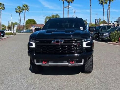 Used 2023 Chevrolet Silverado 1500 ZR2 image 3