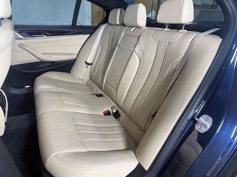 Used 2018 BMW 530e w/ Premium Package 2 RWD image 32