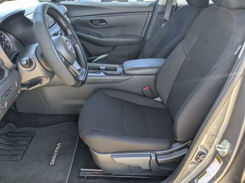 Used 2025 Nissan Sentra S image 9