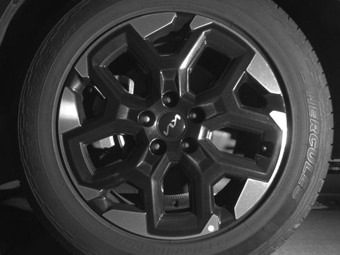 Used 2024 Kia Sorento S image 12