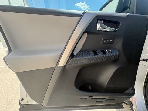 Used 2014 Toyota RAV4 Limited w/ Technology Package FWD image 24