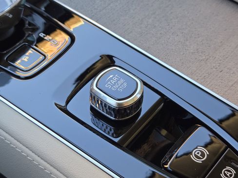 Used 2026 Volvo XC90 B6 Ultra image 31